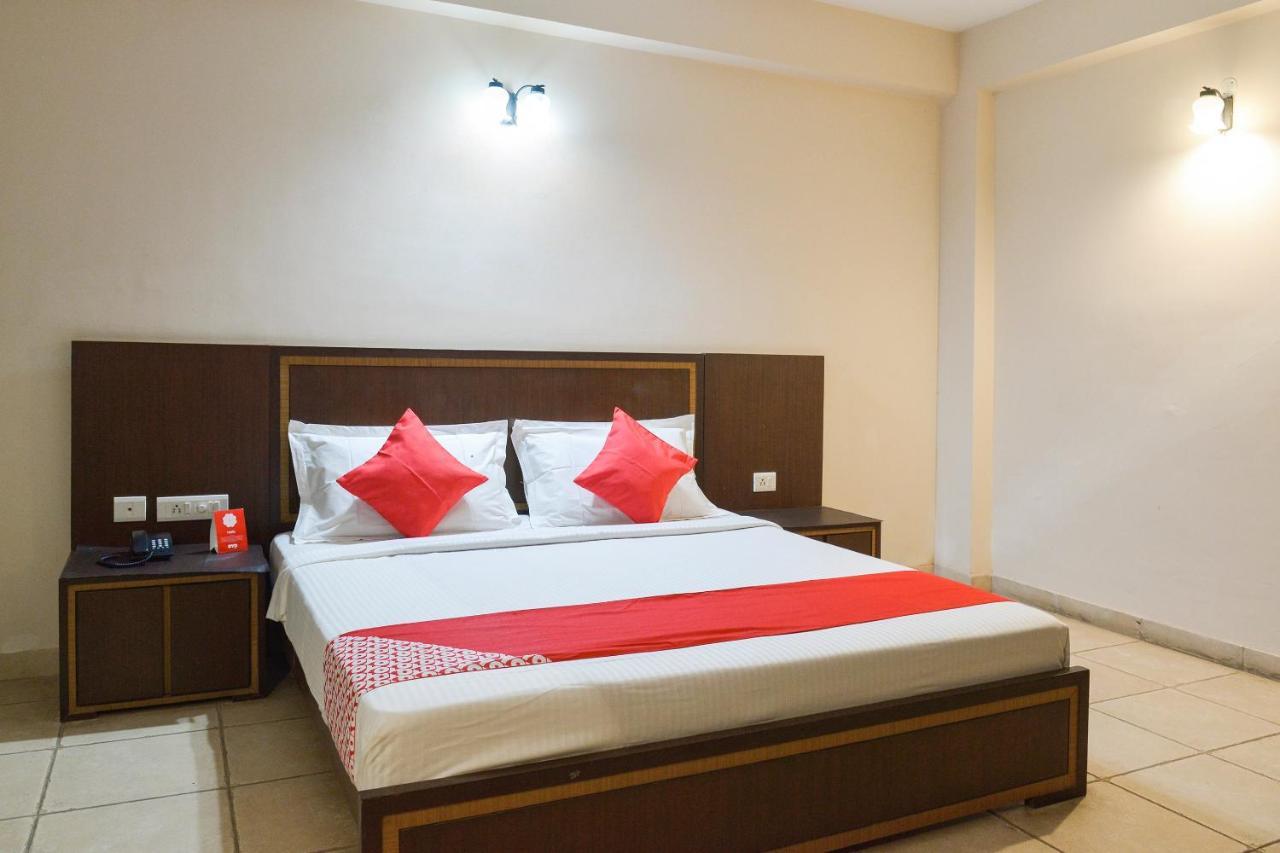 Oyo 15149 Hotel Ajoy Minar Мандармани Экстерьер фото