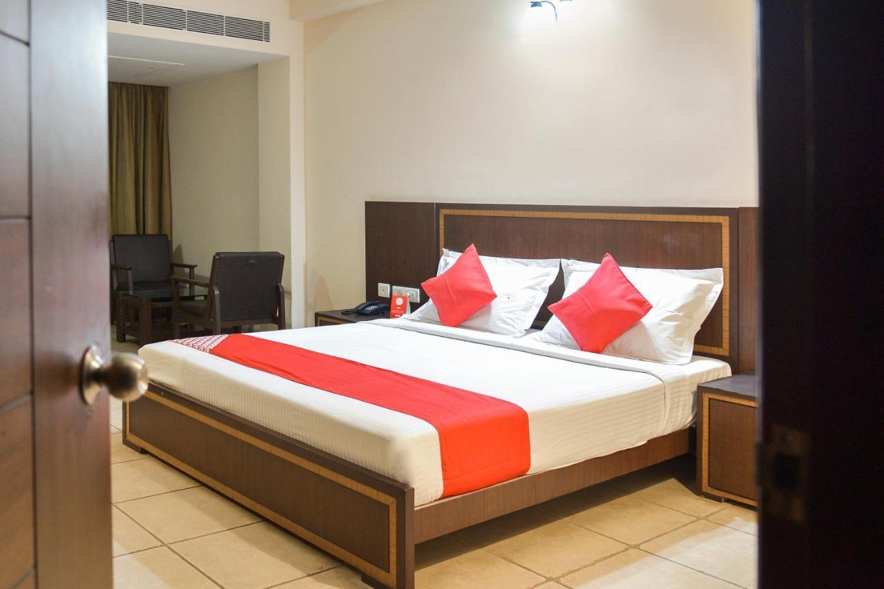 Oyo 15149 Hotel Ajoy Minar Мандармани Экстерьер фото