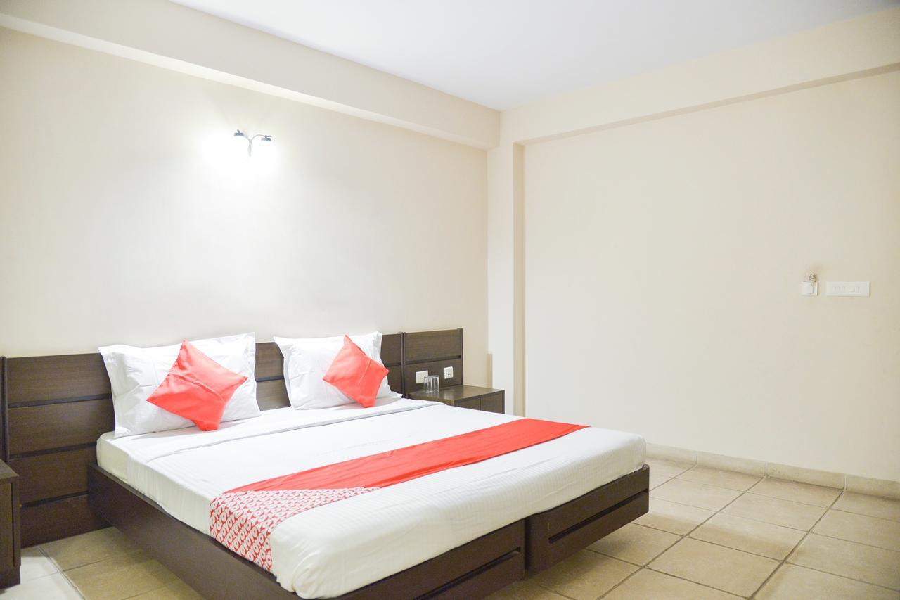 Oyo 15149 Hotel Ajoy Minar Мандармани Экстерьер фото