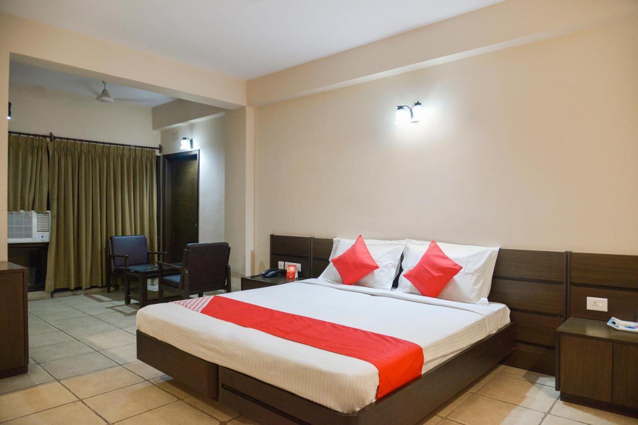 Oyo 15149 Hotel Ajoy Minar Мандармани Экстерьер фото
